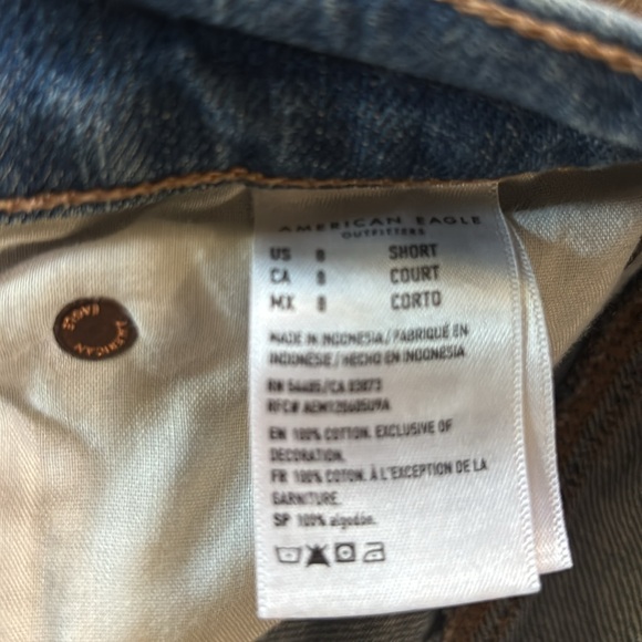 AE 90’s boyfriend jeans - Picture 2 of 3